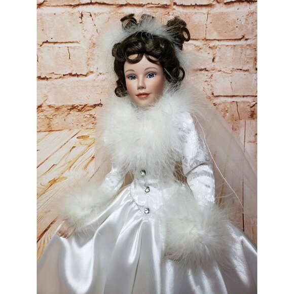 Ashton Drake 1996 "Winter Romance" Bride Doll / Sandra Bilotto Porcelain Doll - Picture 9 of 10